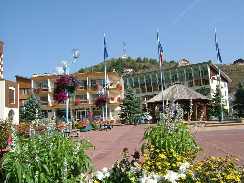 Adonis Le Chastellan Hotel Valberg Bagian luar foto